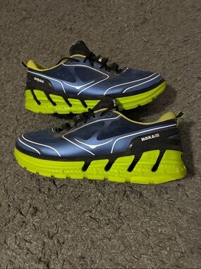 Hoka one one conquest